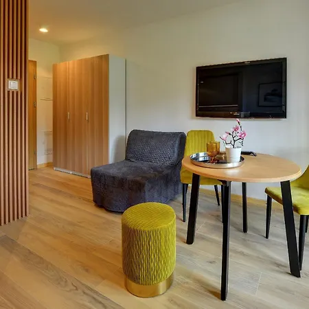 Nad Lomnica Centrum Apartment