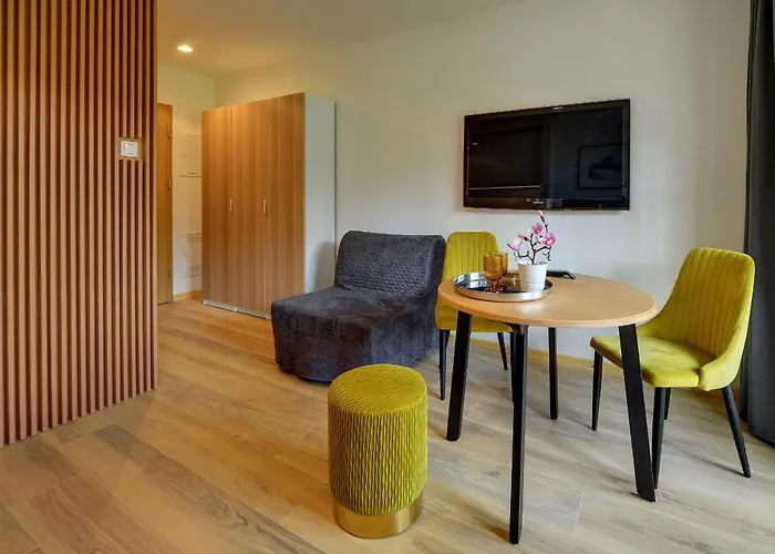 Nad Lomnica Centrum Apartment